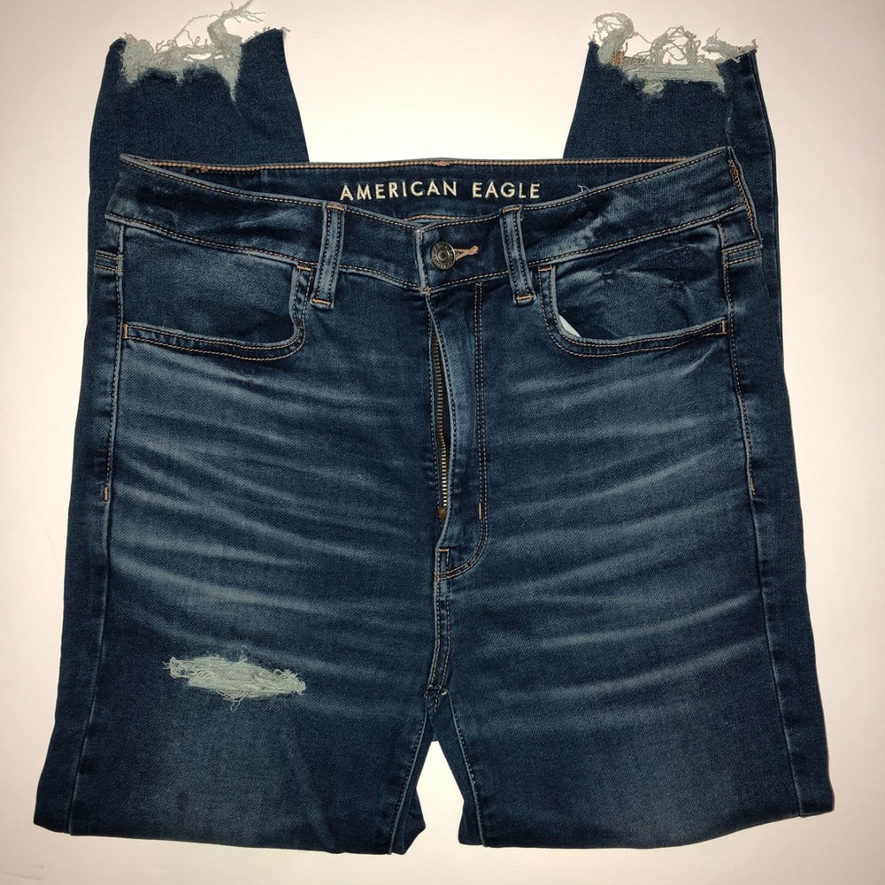 AMERICAN EAGLE LIGHT BLUE CROP JEANS